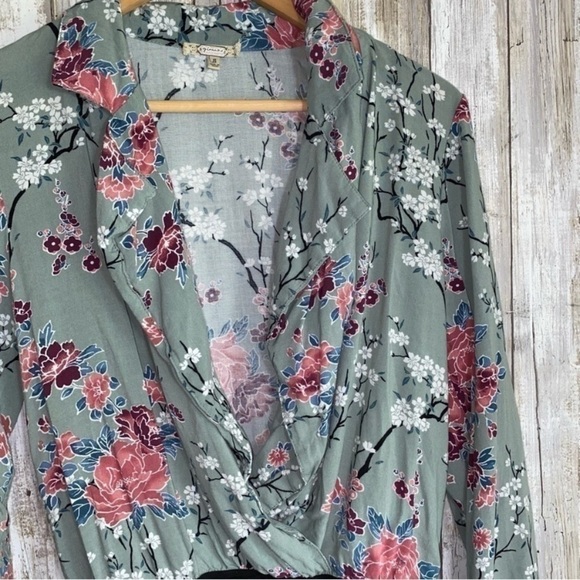 Gimmicks by Buckle Floral Open Bodysuit - Picture 3 of 5